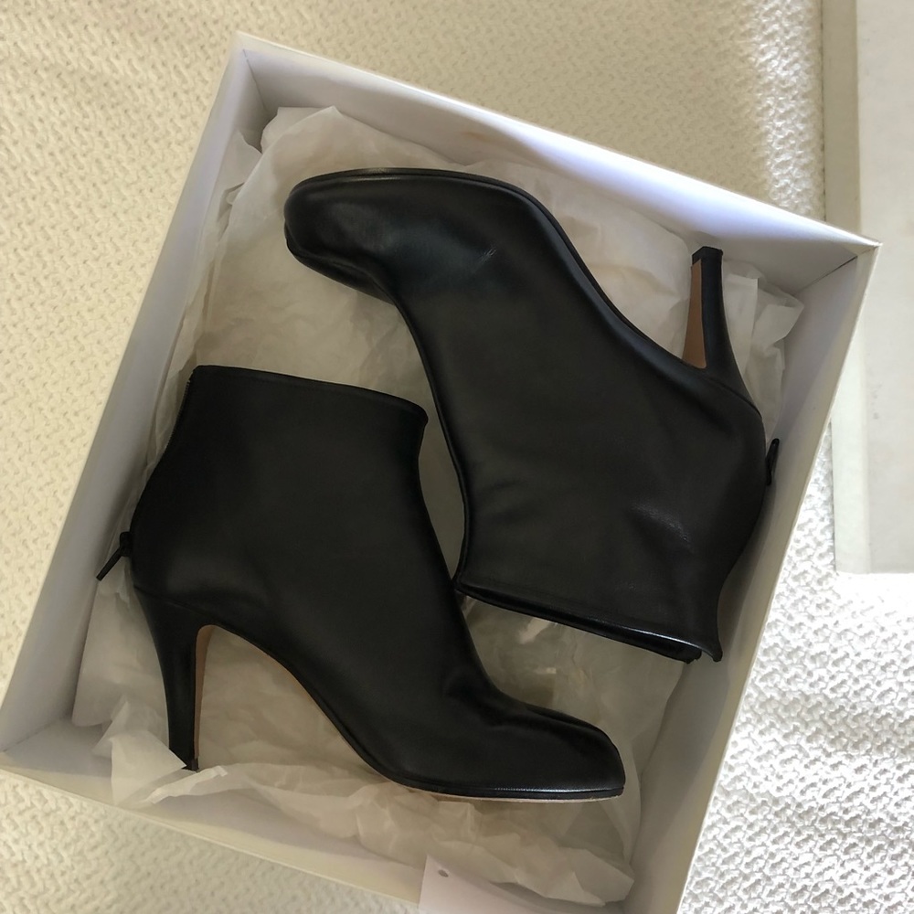 Tabi black ankle boots with stiletto heel